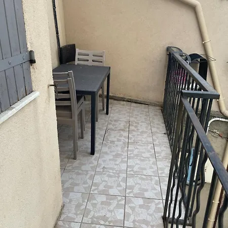 House In Juan-les-pins, 別荘 *