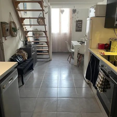 House In Juan-les-pins, بيت للعطل